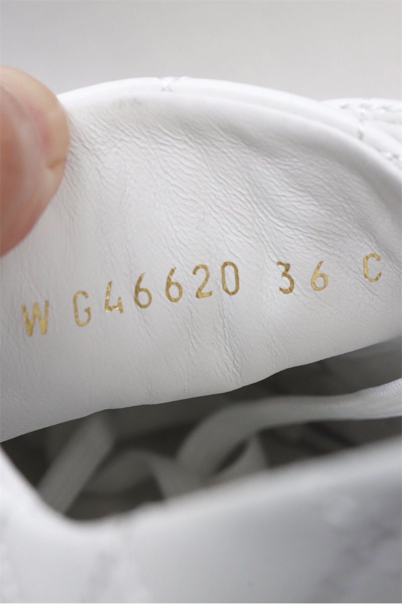 샤넬 샤넬 25A 빅터 쿼즈 화이트 스니커즈 레플리카 8번 이미지 - 신발 | 세미샵 레플리카 사이트