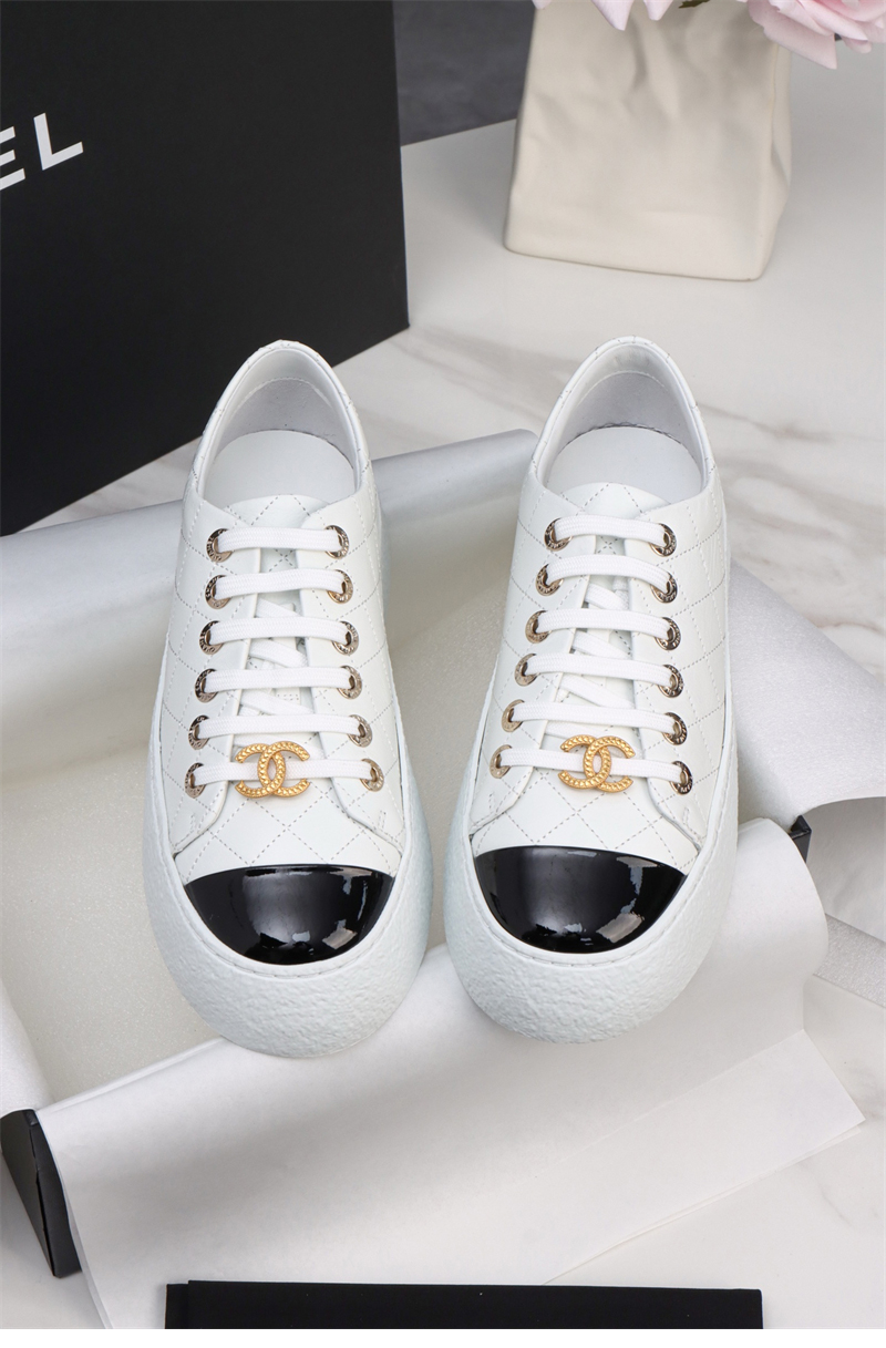 샤넬 샤넬 25A 빅터 쿼즈 화이트 스니커즈 레플리카 16번 이미지 - 신발 | 세미샵 레플리카 사이트