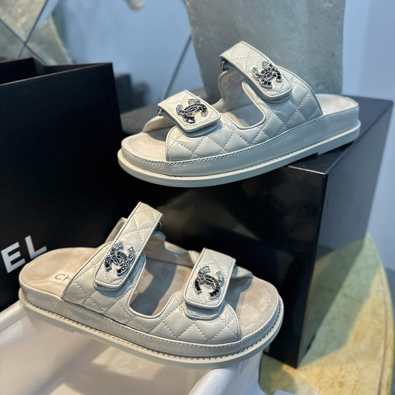 C H A N E L 샤넬 25P CC로고 가죽 레더 벨크로 뮬 레플리카 1번 이미지 - 신발 | 세미샵 레플리카 사이트