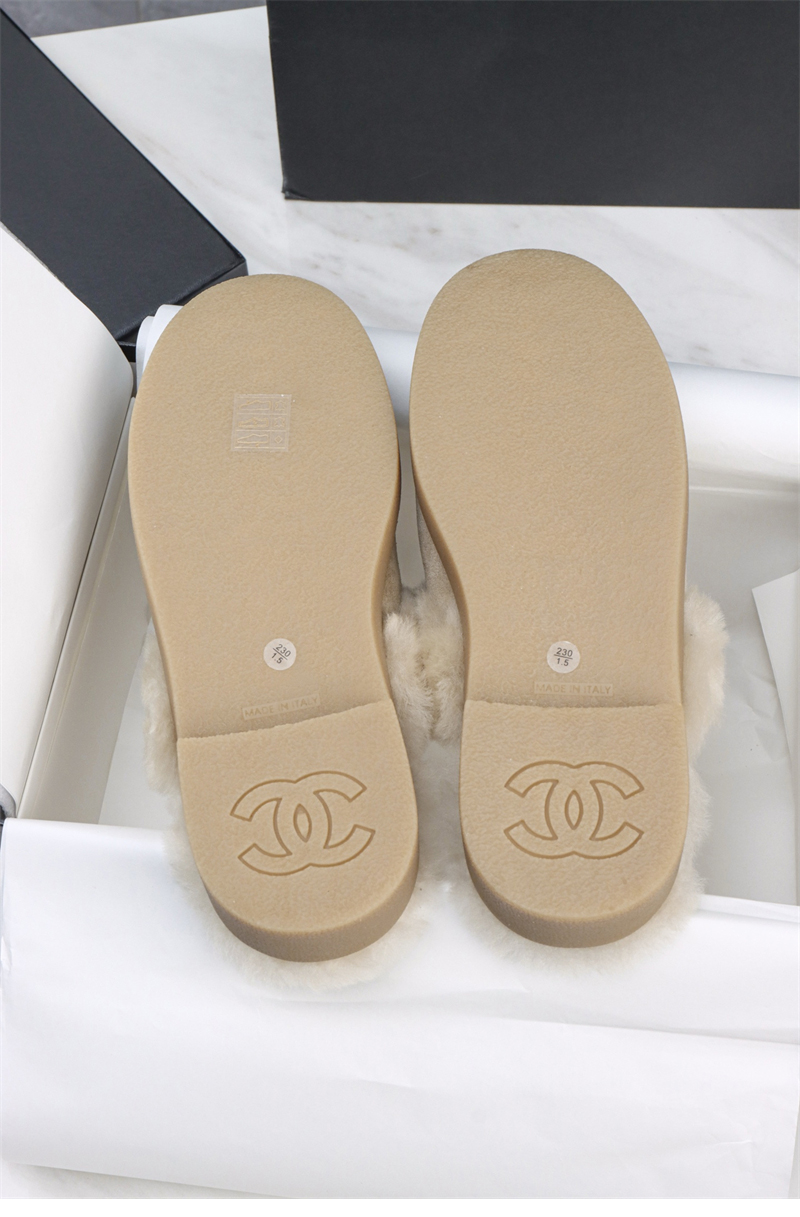 샤넬 샤넬 25 CC로고 시어링 뮬 레플리카 13번 이미지 - 신발 | 세미샵 레플리카 사이트