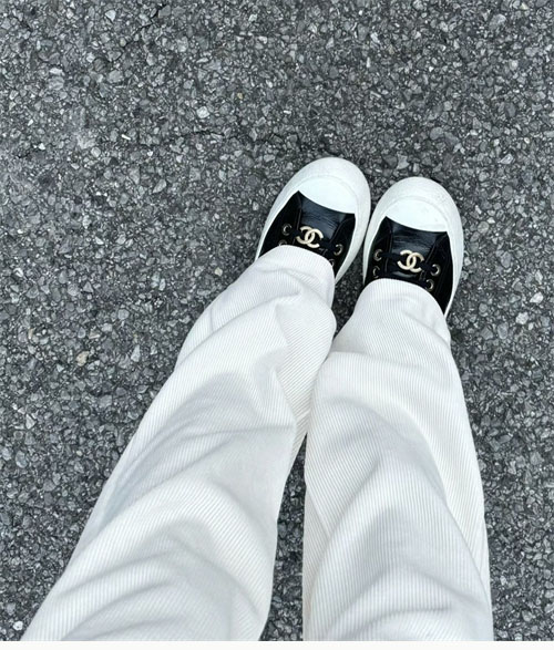 샤넬 샤넬 CC로고 블랙 금장 팬던트 플랫폼 스니커즈 레플리카 10번 이미지 - 신발 | 세미샵 레플리카 사이트