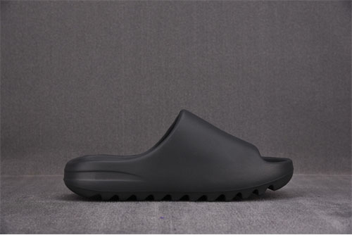 Adidas 아디다스 이지 슬라이드 “ONYX” Yeezy Slide HQ6448 레플리카 3번 이미지 - 신발 | 세미샵 레플리카 사이트