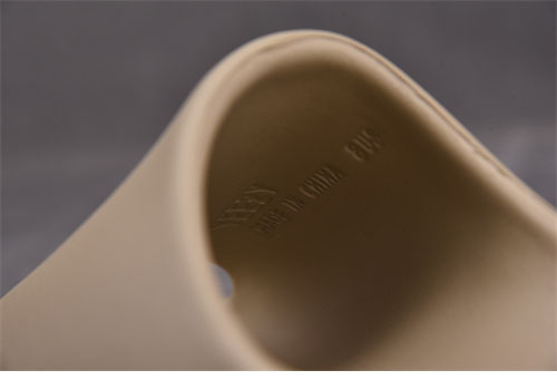 Adidas 아디다스 이지 슬라이드 “PURE” Yeezy Slide GZ5554 레플리카 3번 이미지 - 신발 | 세미샵 레플리카 사이트