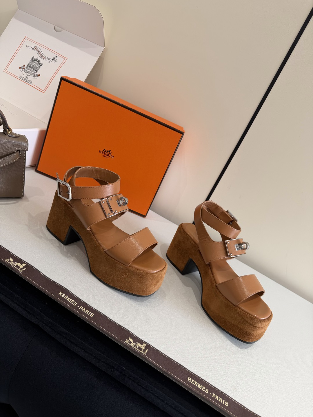에르메스 에르메스 엠파이어 샌들 레플리카 9번 이미지 - 신발 | 세미샵 레플리카 사이트