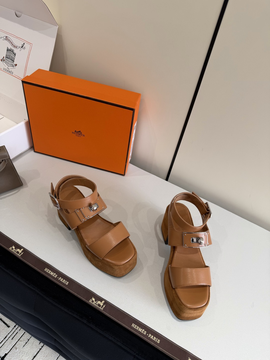 에르메스 에르메스 엠파이어 샌들 레플리카 12번 이미지 - 신발 | 세미샵 레플리카 사이트