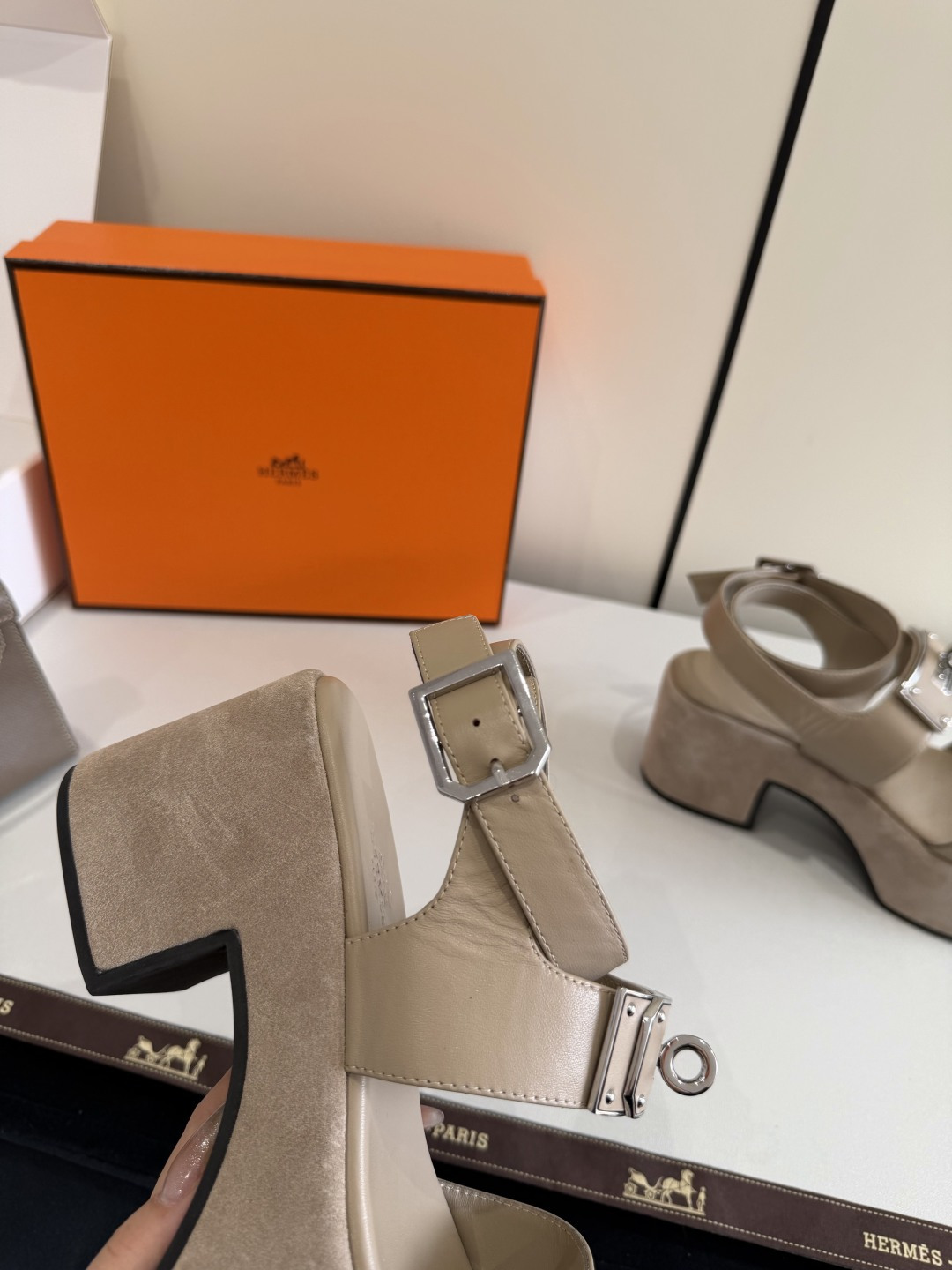 에르메스 에르메스 엠파이어 샌들 레플리카 17번 이미지 - 신발 | 세미샵 레플리카 사이트