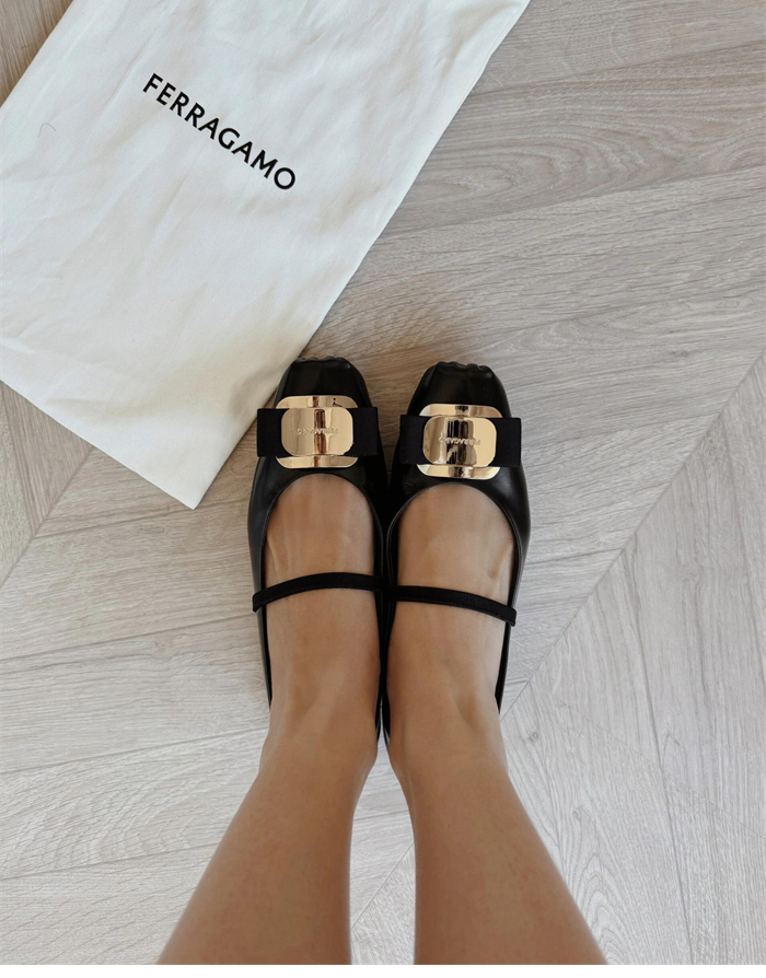 Ferragamo 페레가모 뉴 바라 플레이트 발레플랫 레플리카 2번 이미지 - 신발 | 세미샵 레플리카 사이트