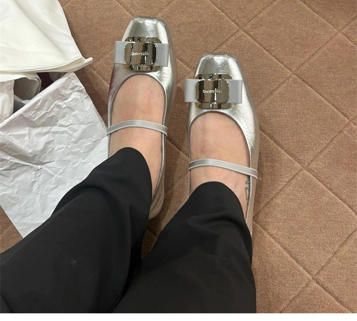 Ferragamo 페레가모 뉴 바라 플레이트 발레플랫 레플리카 3번 이미지 - 신발 | 세미샵 레플리카 사이트