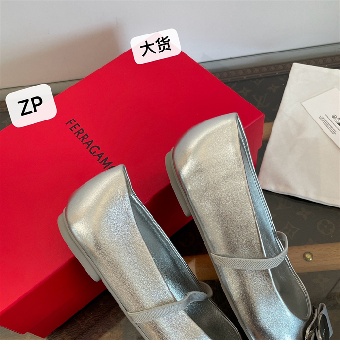 Ferragamo 페레가모 뉴 바라 플레이트 발레플랫 레플리카 26번 이미지 - 신발 | 세미샵 레플리카 사이트