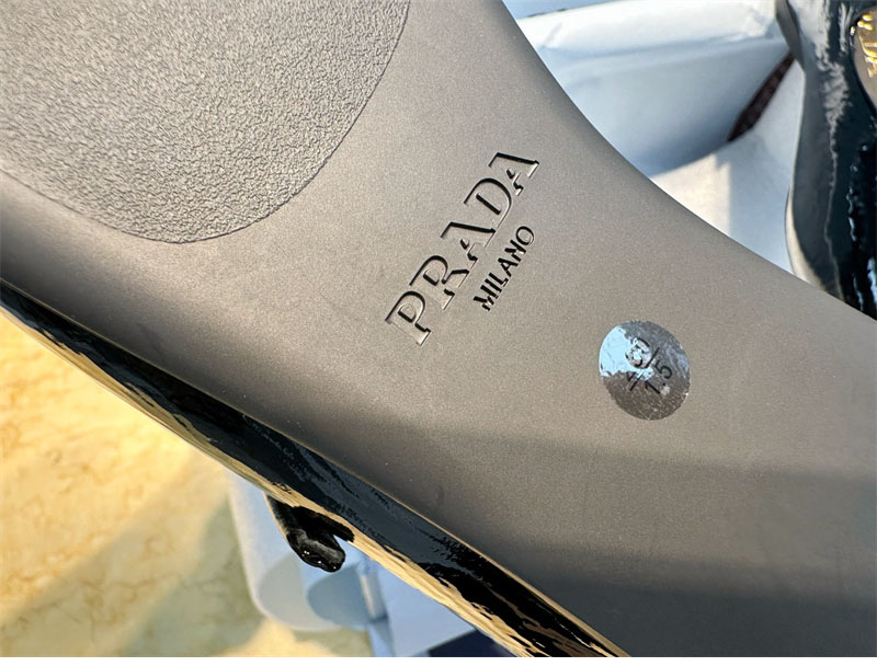 프라다 프라다 나플락 페이턴트 레더 발레리나 플랫 슈즈 레플리카 15번 이미지 - 신발 | 세미샵 레플리카 사이트