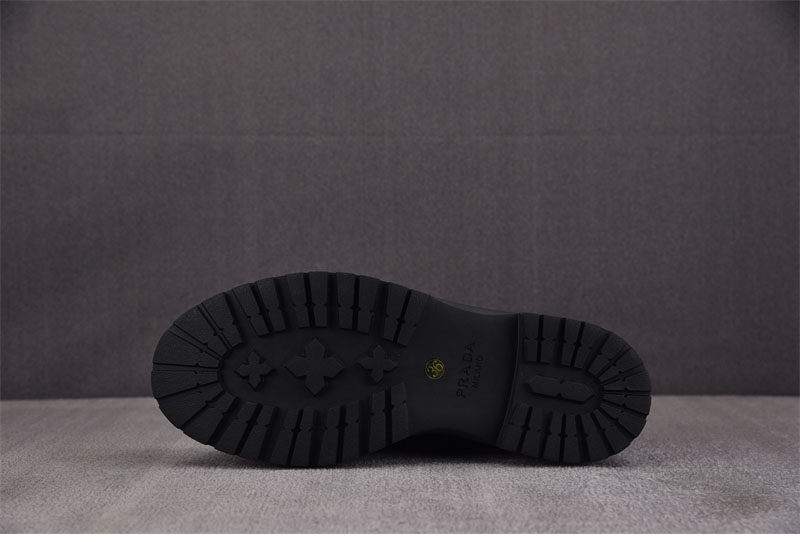 P R A D A 프라다 브러쉬드 레더 러버 솔 로퍼 레플리카 12번 이미지 - 신발 | 세미샵 레플리카 사이트