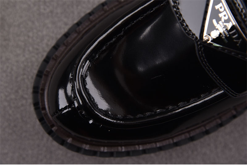 P R A D A 프라다 브러쉬드 페이턴트 러버 솔 로퍼 레플리카 9번 이미지 - 신발 | 세미샵 레플리카 사이트
