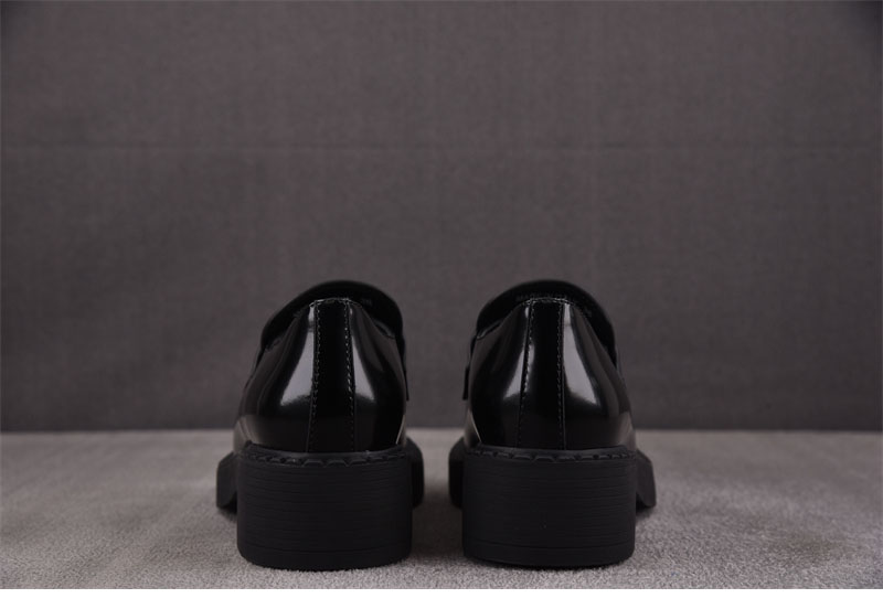 P R A D A 프라다 초콜릿 브러쉬드 페이턴트 로퍼 레플리카 8번 이미지 - 신발 | 세미샵 레플리카 사이트