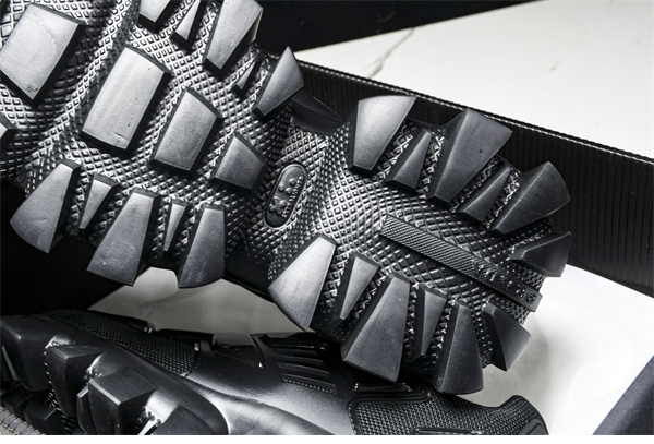 P R A D A 프라다 클라우드 버스트 썬더 스니커즈 블랙 레플리카 17번 이미지 - 신발 | 세미샵 레플리카 사이트