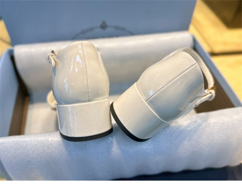 P R A D A 프라다 페이턴트 레더 슬링백 펌프스 레플리카 15번 이미지 - 신발 | 세미샵 레플리카 사이트