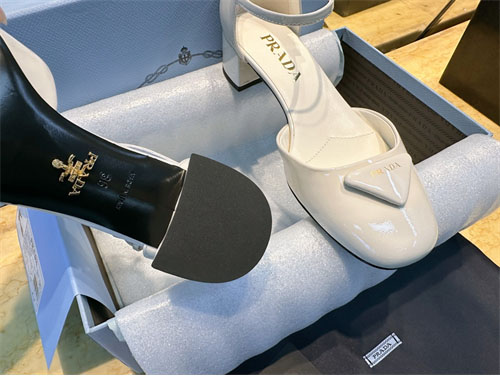 P R A D A 프라다 페이턴트 레더 슬링백 펌프스 레플리카 17번 이미지 - 신발 | 세미샵 레플리카 사이트