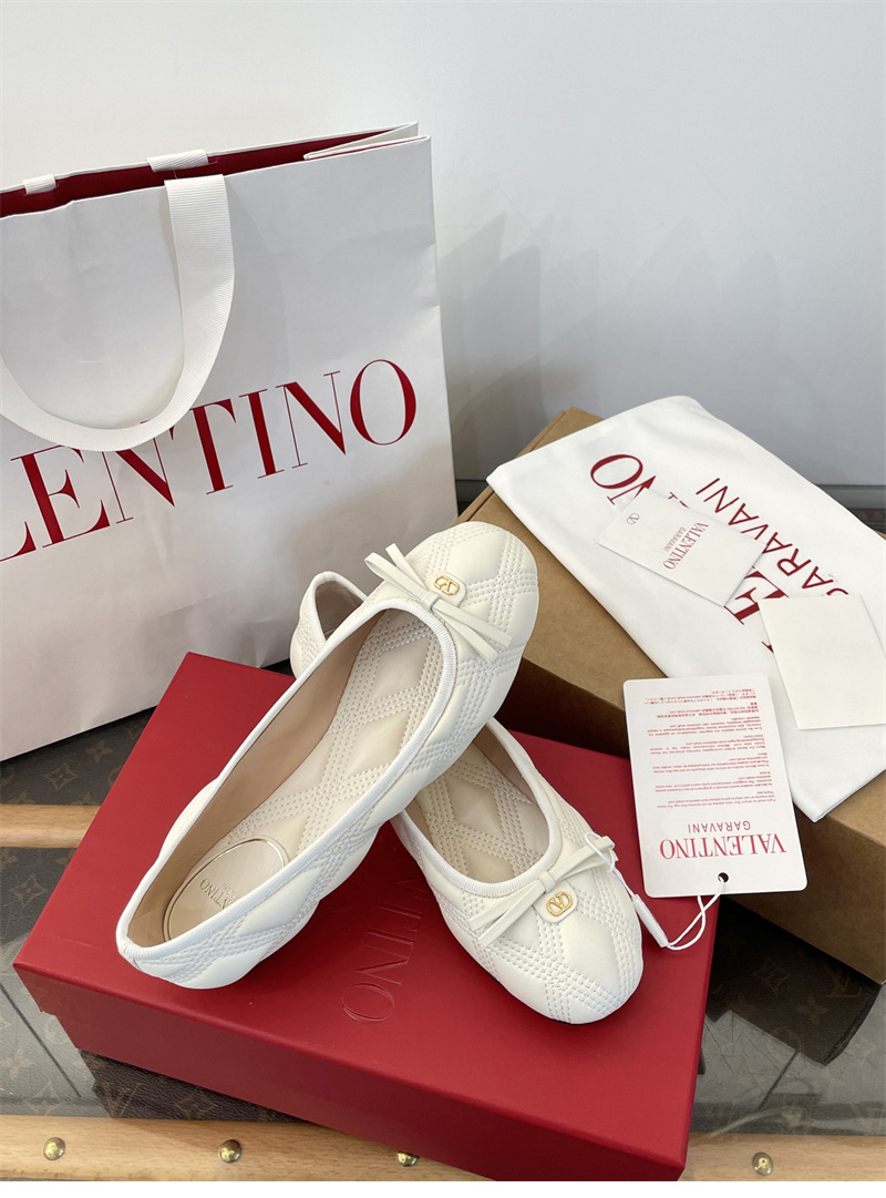 *기타 발렌티노 가라바니 퀼티 67 발레리나 플랫 슈즈 레플리카 15번 이미지 - 신발 | 세미샵 레플리카 사이트