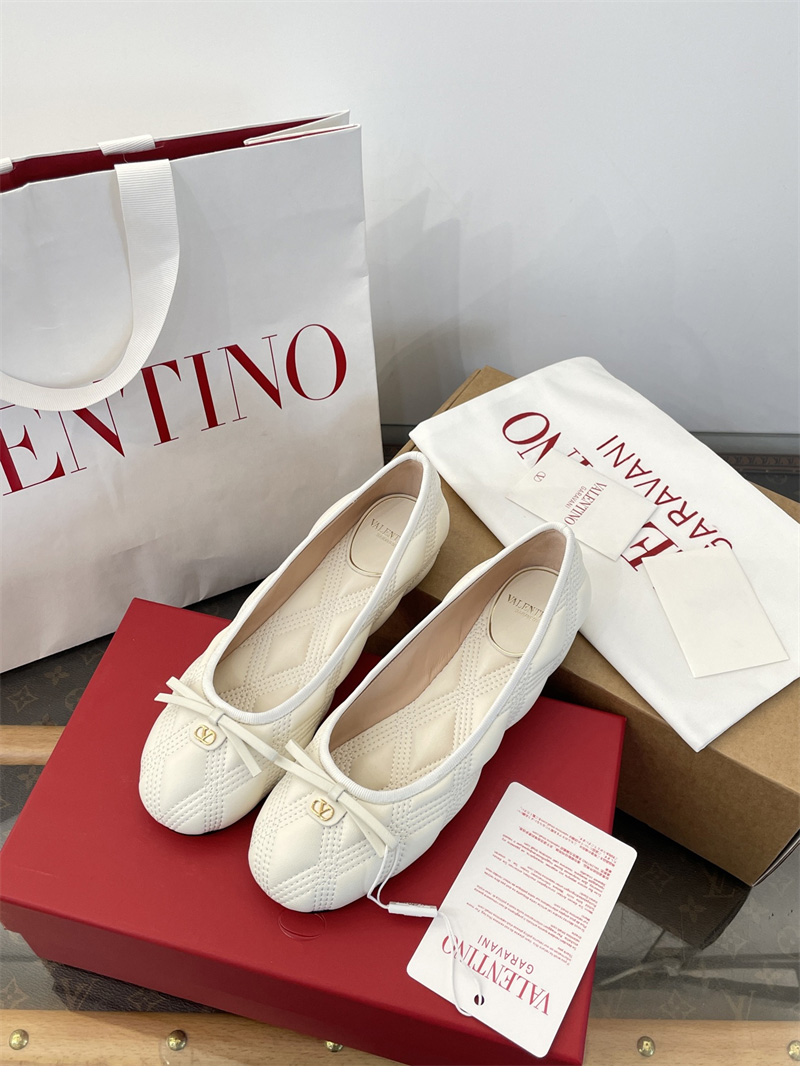 *기타 발렌티노 가라바니 퀼티 67 발레리나 플랫 슈즈 레플리카 4번 이미지 - 신발 | 세미샵 레플리카 사이트