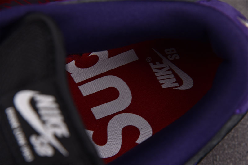 나이키 x 슈프림 SB 덩크 로우 잉크 HQ8487-500 - 상세 이미지