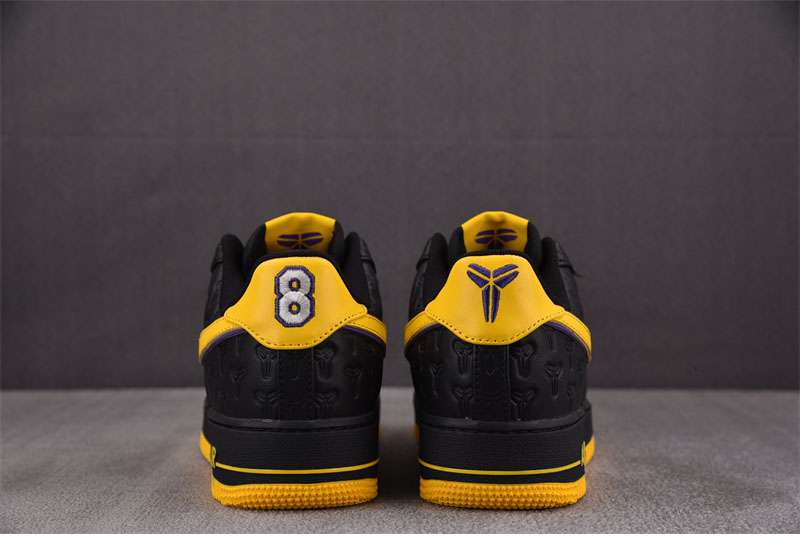 Nike 나이키 x 코비 브라이언트 에어포스 1 레이커스 어웨이 블랙 HV5122-001 레플리카 6번 이미지 - 신발 | 세미샵 레플리카 사이트