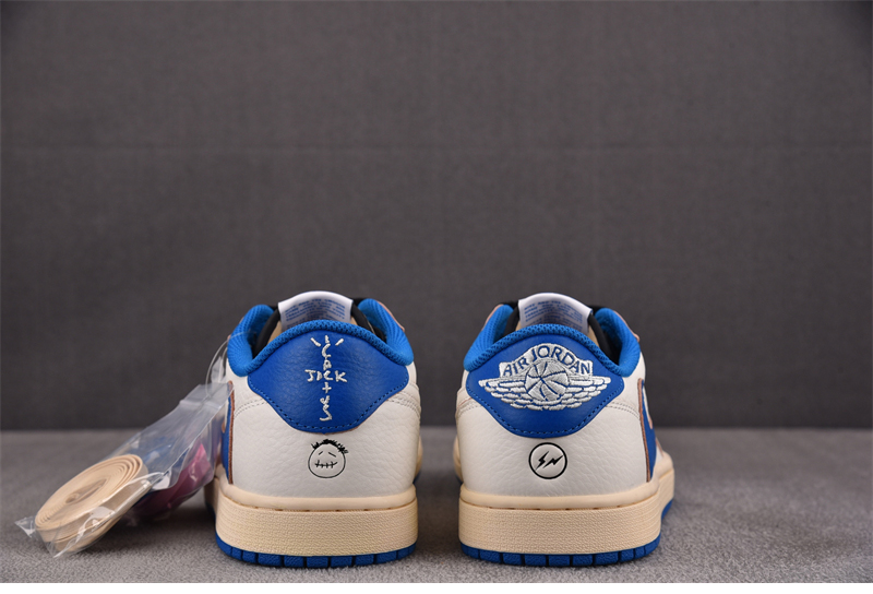 Nike 나이키 x 트래비스 스캇 에어조던1 로우 OG SP 세일 밀리터리 블루 DM7866-104 레플리카 6번 이미지 - 신발 | 세미샵 레플리카 사이트