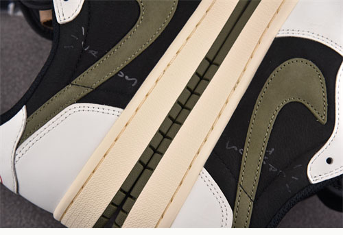 Nike 나이키 에어조던1 x 트레비스 스캇 로우 og 레플리카 14번 이미지 - 신발 | 세미샵 레플리카 사이트