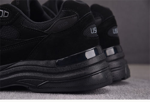 뉴발란스 NB 992 트리블 블랙 M992EA - 상세 이미지