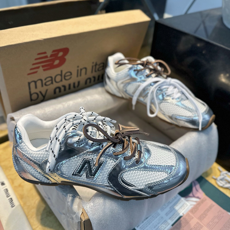New Balance 뉴발란스 x 미우미우 530 SL 메탈릭 가죽 메쉬 스니커즈 레플리카 1번 이미지 - 신발 | 세미샵 레플리카 사이트