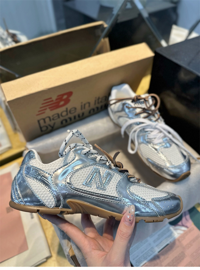 New Balance 뉴발란스 x 미우미우 530 SL 메탈릭 가죽 메쉬 스니커즈 레플리카 7번 이미지 - 신발 | 세미샵 레플리카 사이트