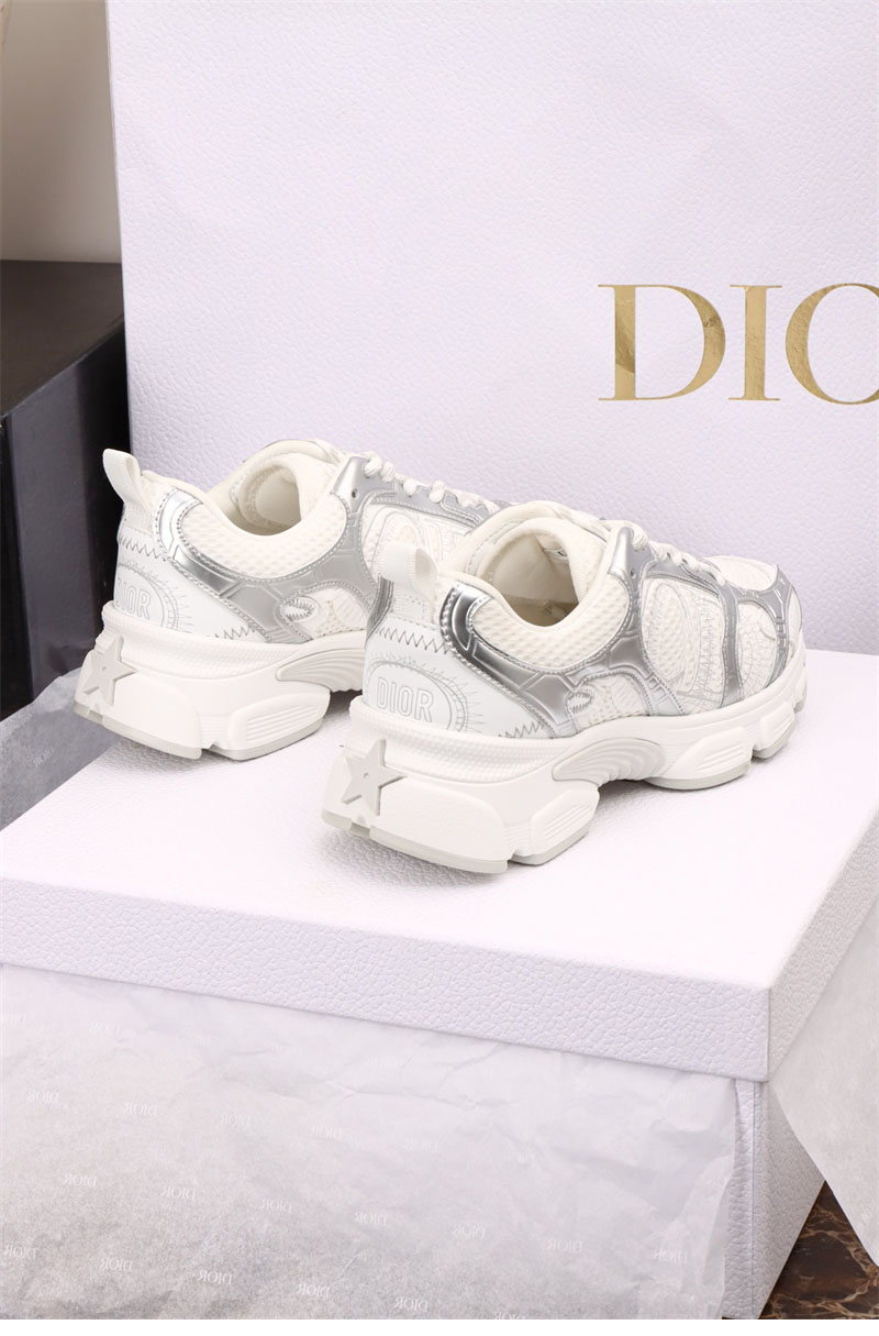 디올 디올 크로노 스니커즈 화이트 메쉬 실버 레플리카 15번 이미지 - 신발 | 세미샵 레플리카 사이트