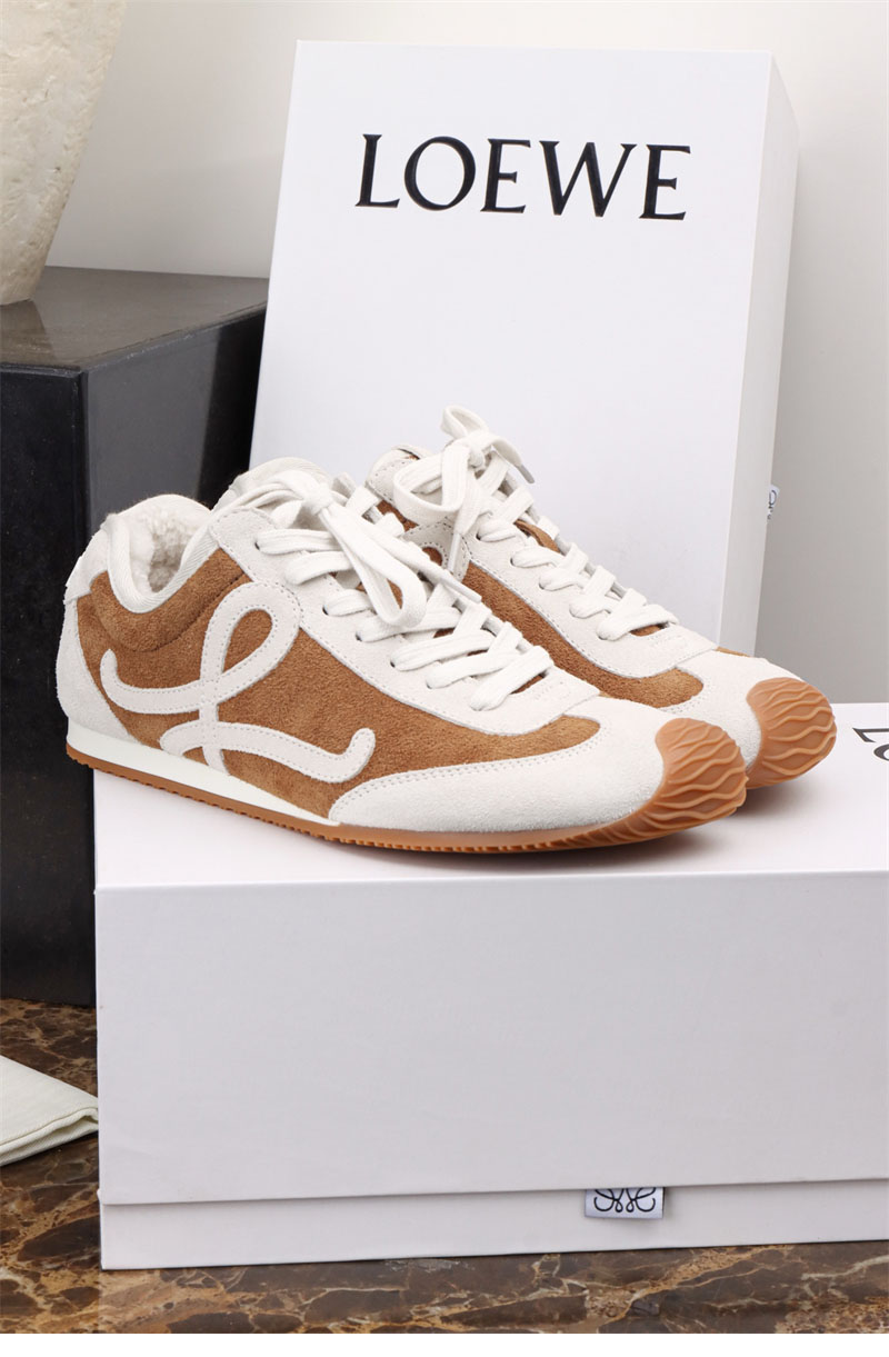 로에베 로에베 발레 러너 2.0 스웨이드 시어링 스니커즈 레플리카 6번 이미지 - 신발 | 세미샵 레플리카 사이트