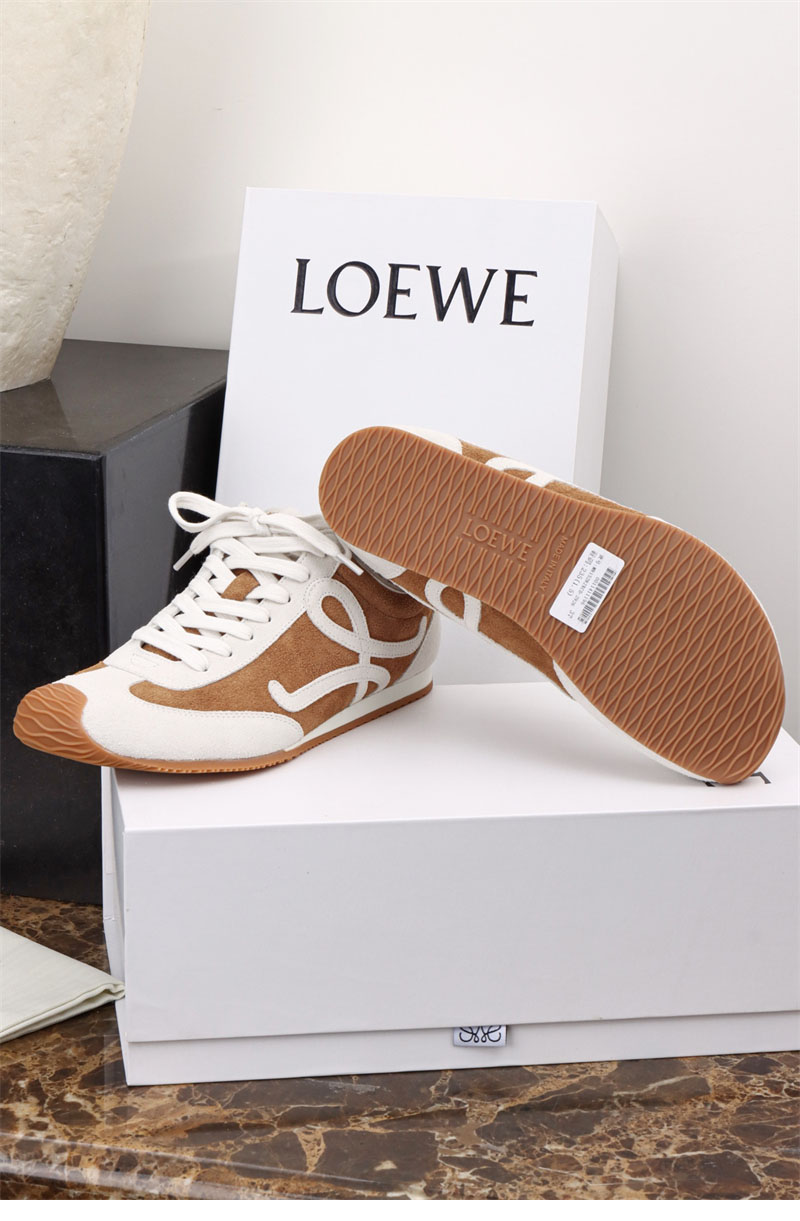 로에베 로에베 발레 러너 2.0 스웨이드 시어링 스니커즈 레플리카 7번 이미지 - 신발 | 세미샵 레플리카 사이트