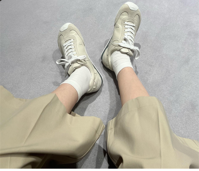 로에베 발레러너 2.0 소프트 카프스킨 시나몬 - 상세 이미지