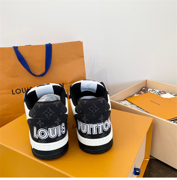Louis Vuitton 루이비통 LV 트레이너 스니커즈 레플리카 16번 이미지 - 신발 | 세미샵 레플리카 사이트
