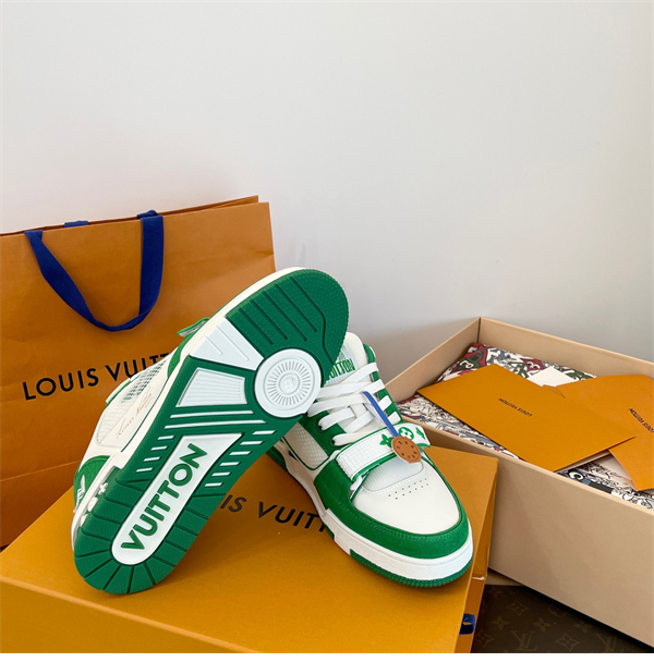 Louis Vuitton 루이비통 LV 트레이너 스니커즈 레플리카 26번 이미지 - 신발 | 세미샵 레플리카 사이트