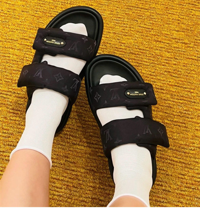 루이비통 풀 필로우 플랫 컴포트 뮬 - 상세 이미지