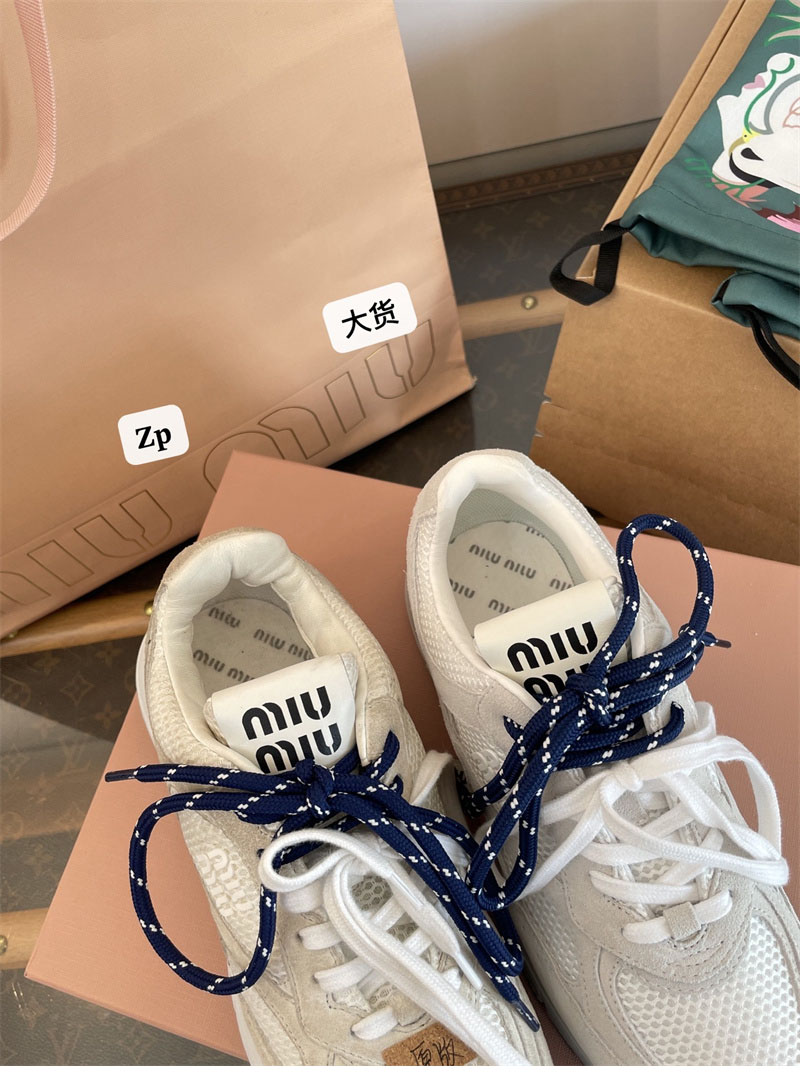 Miu Miu 미우미우 x 뉴발란스 530 SL 스니커즈 레플리카 20번 이미지 - 신발 | 세미샵 레플리카 사이트