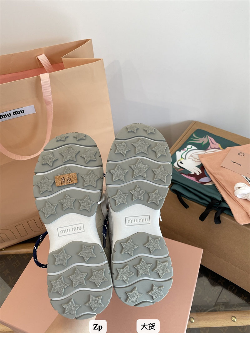 Miu Miu 미우미우 x 뉴발란스 530 SL 스니커즈 레플리카 22번 이미지 - 신발 | 세미샵 레플리카 사이트