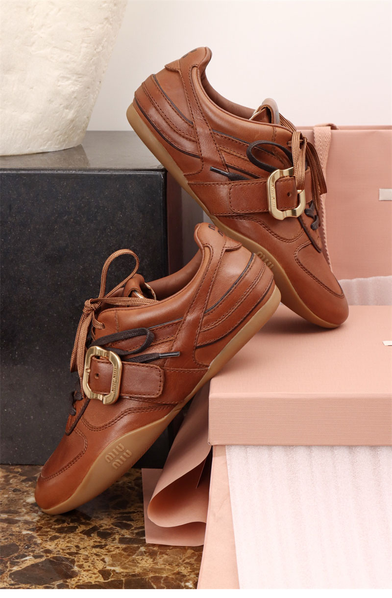 미우미우 미우미우 로고 버클 스트랩 레더 스니커즈 레플리카 9번 이미지 - 신발 | 세미샵 레플리카 사이트