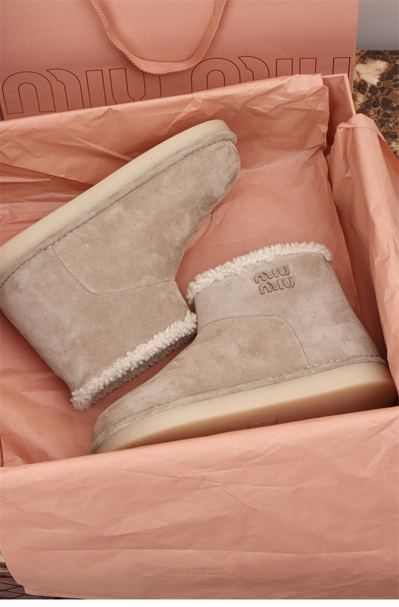 미우미우 미우미우 스웨이드 시어링 앵클 부츠 레플리카 1번 이미지 - 신발 | 세미샵 레플리카 사이트