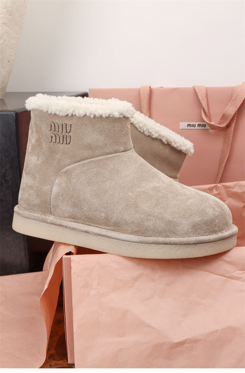 미우미우 미우미우 스웨이드 시어링 앵클 부츠 레플리카 17번 이미지 - 신발 | 세미샵 레플리카 사이트