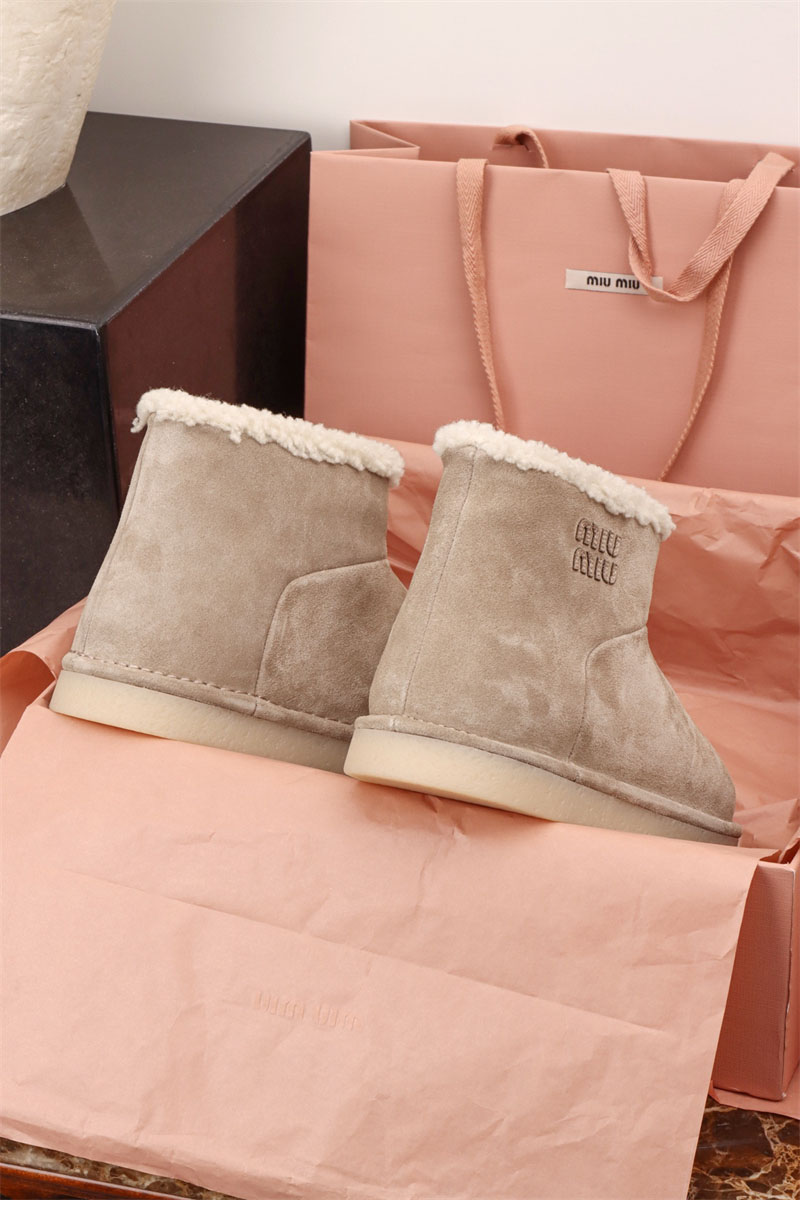 미우미우 미우미우 스웨이드 시어링 앵클 부츠 레플리카 7번 이미지 - 신발 | 세미샵 레플리카 사이트