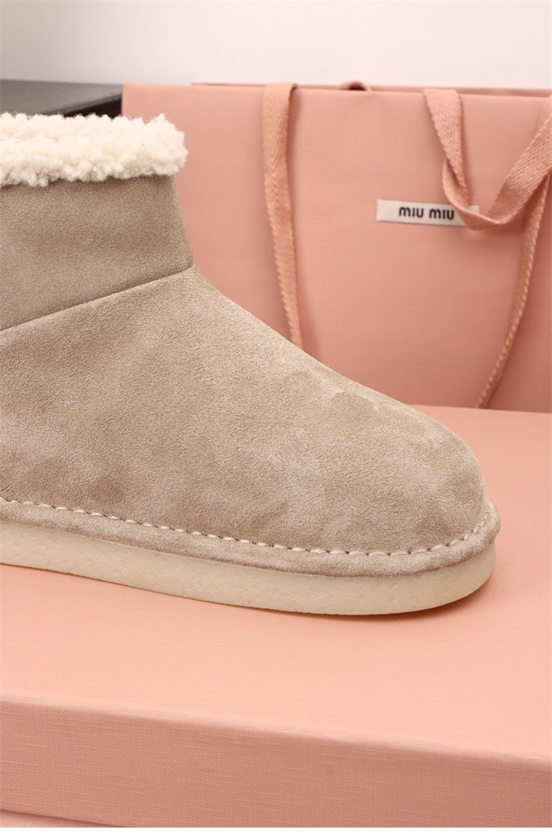 미우미우 미우미우 스웨이드 시어링 앵클 부츠 레플리카 12번 이미지 - 신발 | 세미샵 레플리카 사이트