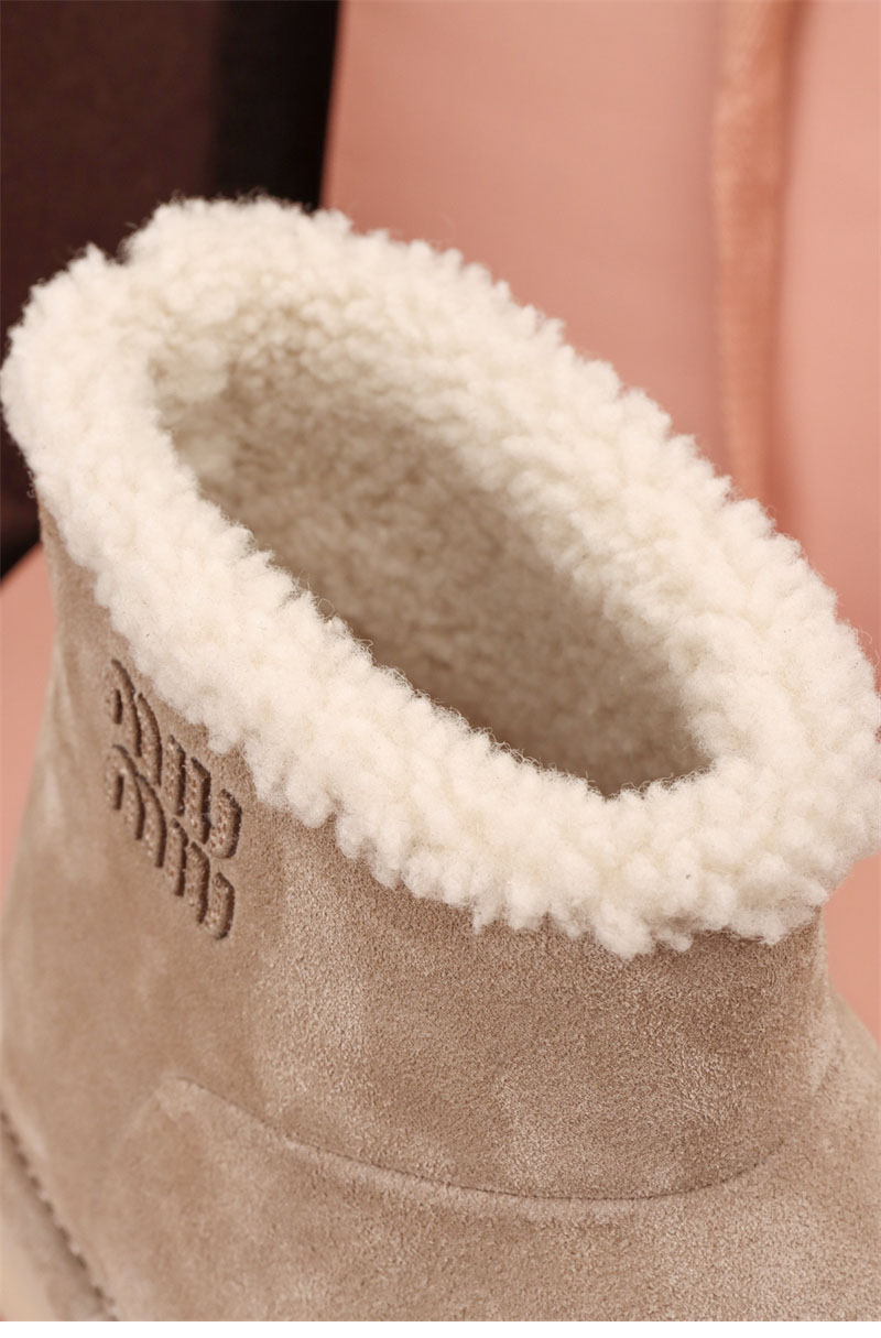 미우미우 미우미우 스웨이드 시어링 앵클 부츠 레플리카 3번 이미지 - 신발 | 세미샵 레플리카 사이트