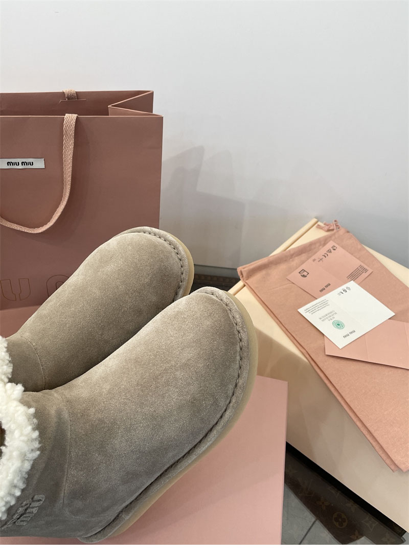 미우미우 미우미우 시어링 어그 부츠 스웨이드 레플리카 3번 이미지 - 신발 | 세미샵 레플리카 사이트