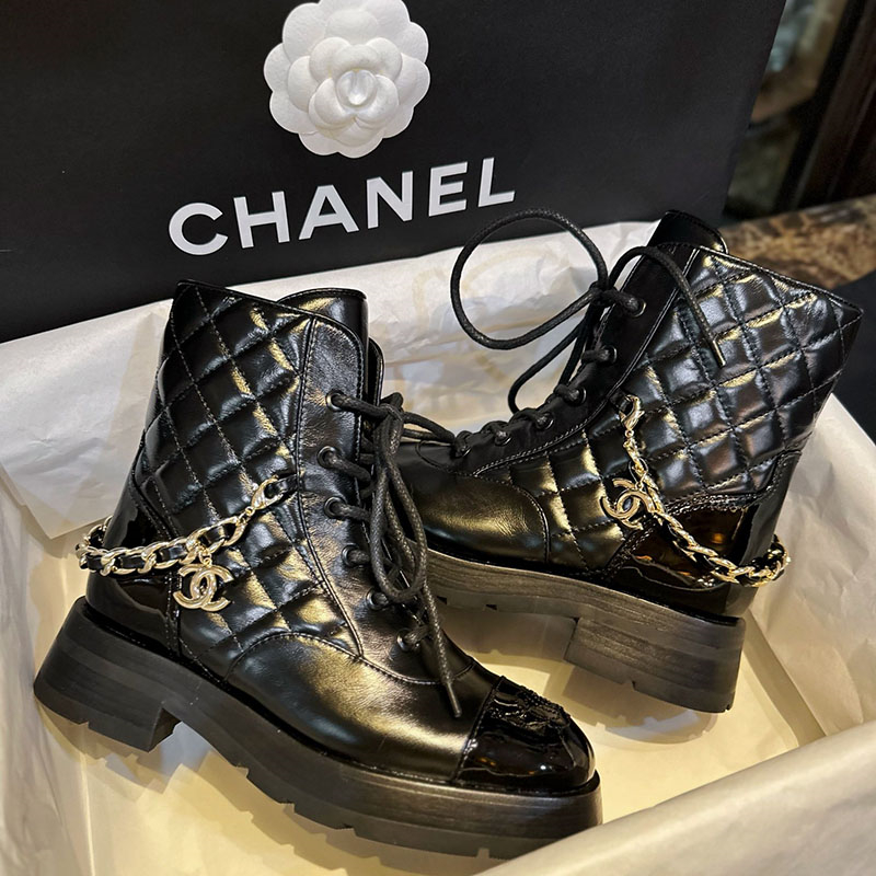 샤넬 샤넬 23b 체인 로고 퀼팅 레이스업 미들 부츠 레플리카 1번 이미지 - 신발 | 세미샵 레플리카 사이트