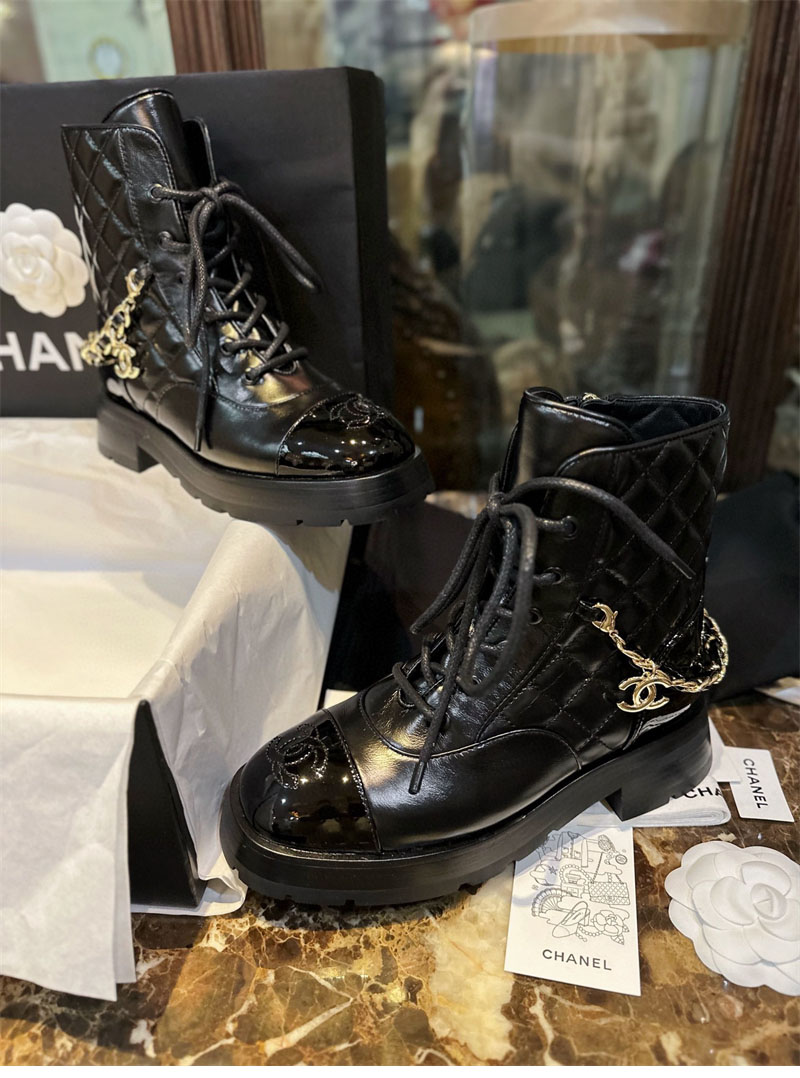 샤넬 샤넬 23b 체인 로고 퀼팅 레이스업 미들 부츠 레플리카 13번 이미지 - 신발 | 세미샵 레플리카 사이트