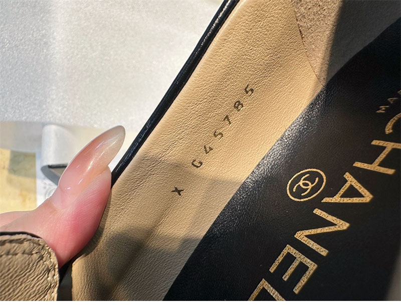 샤넬 24A CC 드롭 체인 로퍼（터보）