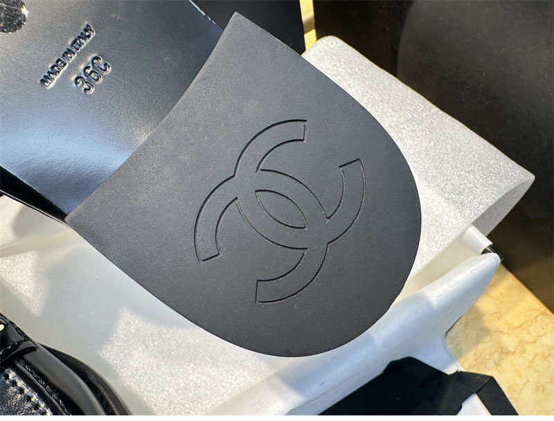 샤넬 24A CC 드롭 체인 로퍼（터보）