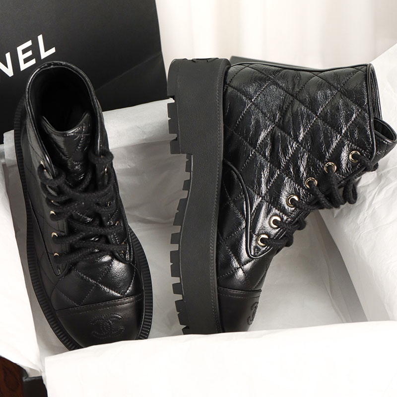 샤넬 샤넬 24A 퀼팅 레더 플랫폼 컴뱃 앵클 부츠 레플리카 11번 이미지 - 신발 | 세미샵 레플리카 사이트